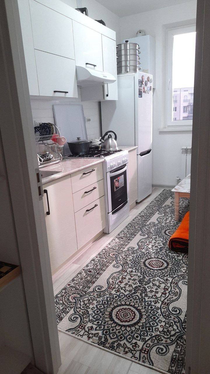 3 xonali kvartira yashnobodda