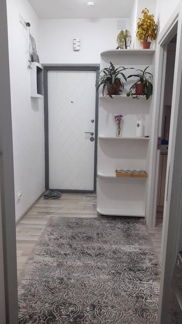 3 xonali kvartira yashnobodda